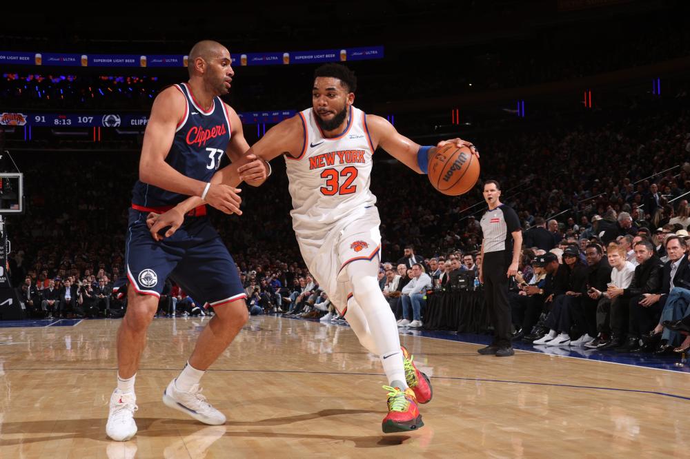 他具备背身 他具备背身